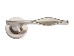 Dveřní klika Curl rozetová