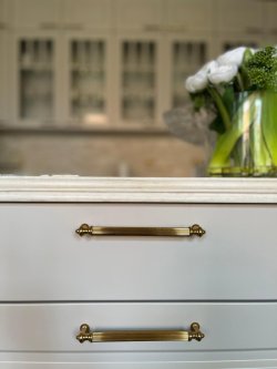 Úchytky a madla do kuchyně: Luxus v každém dotyku